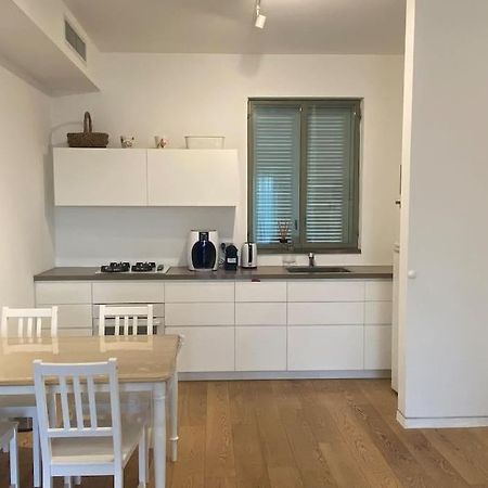 Laura Compound- Authentic 1 Bedroom Charming & Specious Tel Aviv Esterno foto