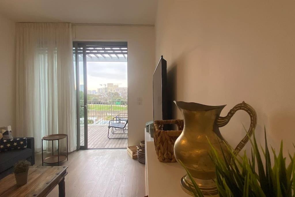 Laura Compound- Authentic 1 Bedroom Charming & Specious Tel Aviv Esterno foto