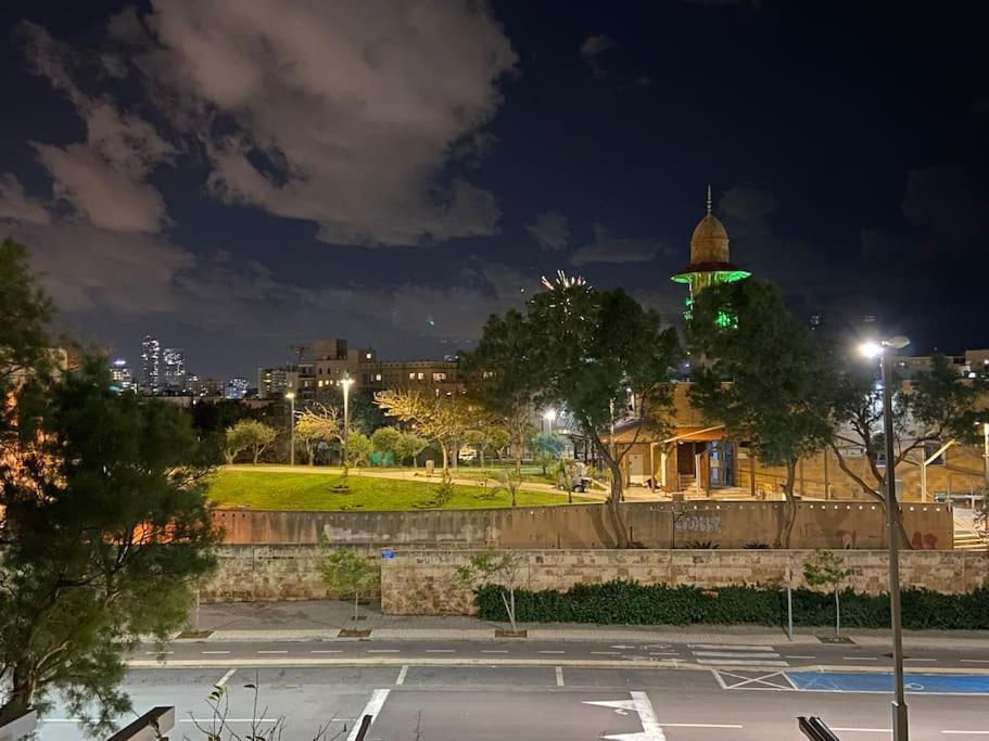Laura Compound- Authentic 1 Bedroom Charming & Specious Tel Aviv Esterno foto